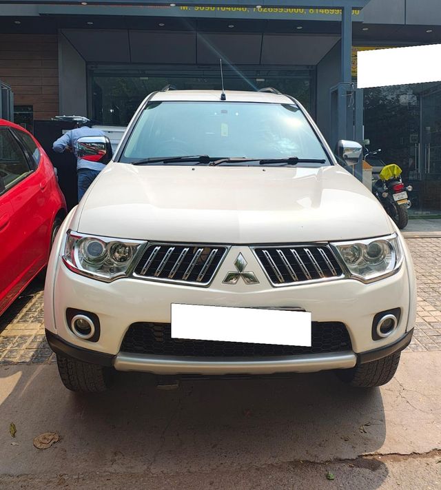 Mitsubishi Pajero Sport 4X4 Second-hand 2012 Mitsubishi Pajero Sport 4X4 for sale in Chandigarh