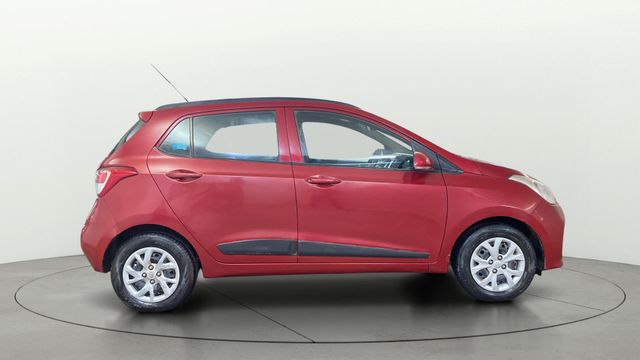 Hyundai Grand i10 1.2 Kappa Sportz Option Second-hand 2017 Hyundai Grand i10 1.2 Kappa Sportz Option for sale in New Delhi