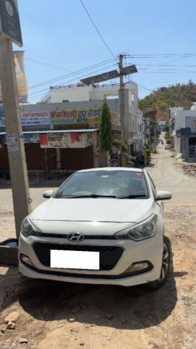 Hyundai i20 new Sportz AT 1.4 Second-hand 2014 Hyundai i20 new Sportz AT 1.4 for sale in Udaipur