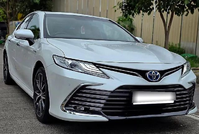 Toyota Camry Hybrid 2.5 Second-hand 2022 Toyota Camry Hybrid 2.5 for sale in Mumbai