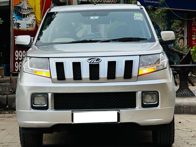 Mahindra TUV 300 mHAWK100 T8 Second-hand 2017 Mahindra TUV 300 mHAWK100 T8 for sale in New Delhi