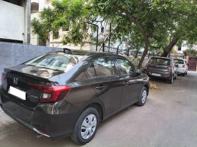 Honda Amaze V CVT Second-hand 2024 Honda Amaze V CVT for sale in Rajkot