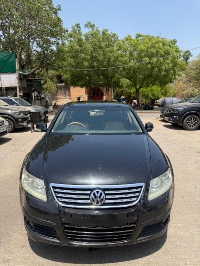 Volkswagen Phaeton 3.6 Second-hand 2011 Volkswagen Phaeton 3.6 for sale in Ahmedabad