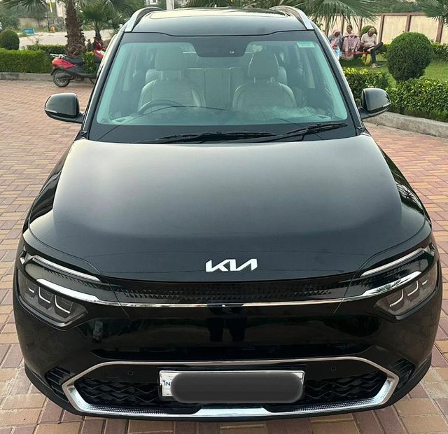 Kia Carens Luxury Plus Diesel AT 6 STR BSVI Second-hand 2022 Kia Carens Luxury Plus Diesel AT 6 STR BSVI for sale in New Delhi