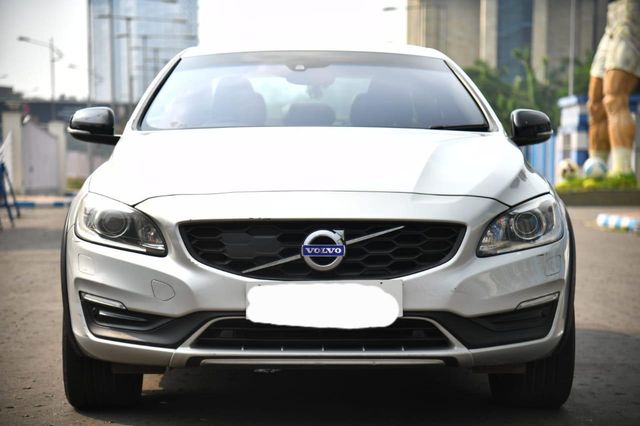 Volvo S60 Cross Country D4 AWD BSIV Second-hand 2018 Volvo S60 Cross Country D4 AWD BSIV for sale in Kolkata