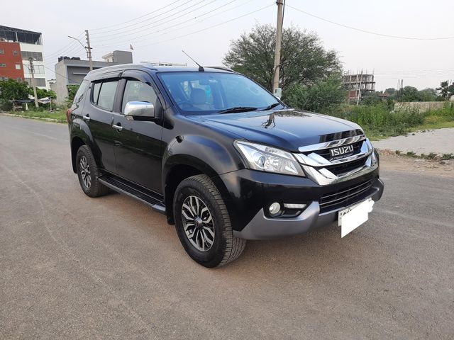 Isuzu MU-X 2WD Second-hand 2018 Isuzu MU-X 2WD for sale in Chandigarh