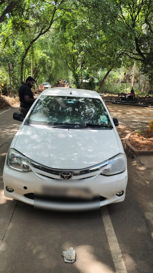 Toyota Etios V Second-hand 2011 Toyota Etios V for sale in Bangalore