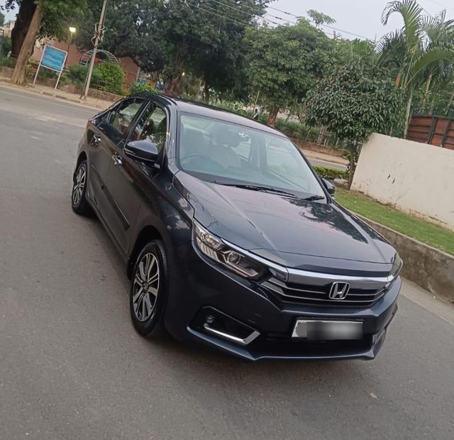Honda Amaze 2nd Gen VX CVT Second-hand 2024 Honda Amaze 2nd Gen VX CVT for sale in Chandigarh