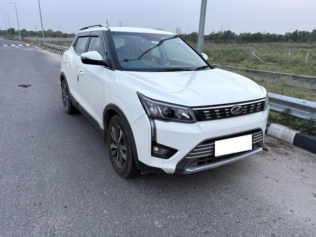 Mahindra XUV300 W8 AMT Optional Diesel BSIV Second-hand 2020 Mahindra XUV300 W8 AMT Optional Diesel BSIV for sale in Rewari