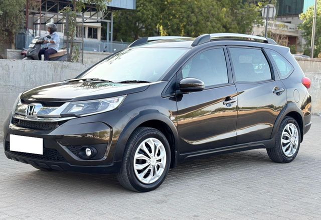 Honda BR-V i-DTEC S MT Second-hand 2017 Honda BR-V i-DTEC S MT for sale in Ahmedabad