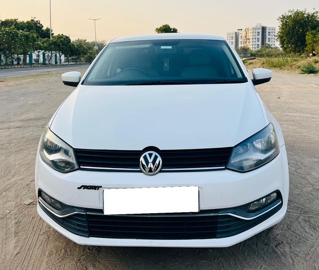 Volkswagen Polo 1.2 MPI Highline Second-hand 2014 Volkswagen Polo 1.2 MPI Highline for sale in Vadodara