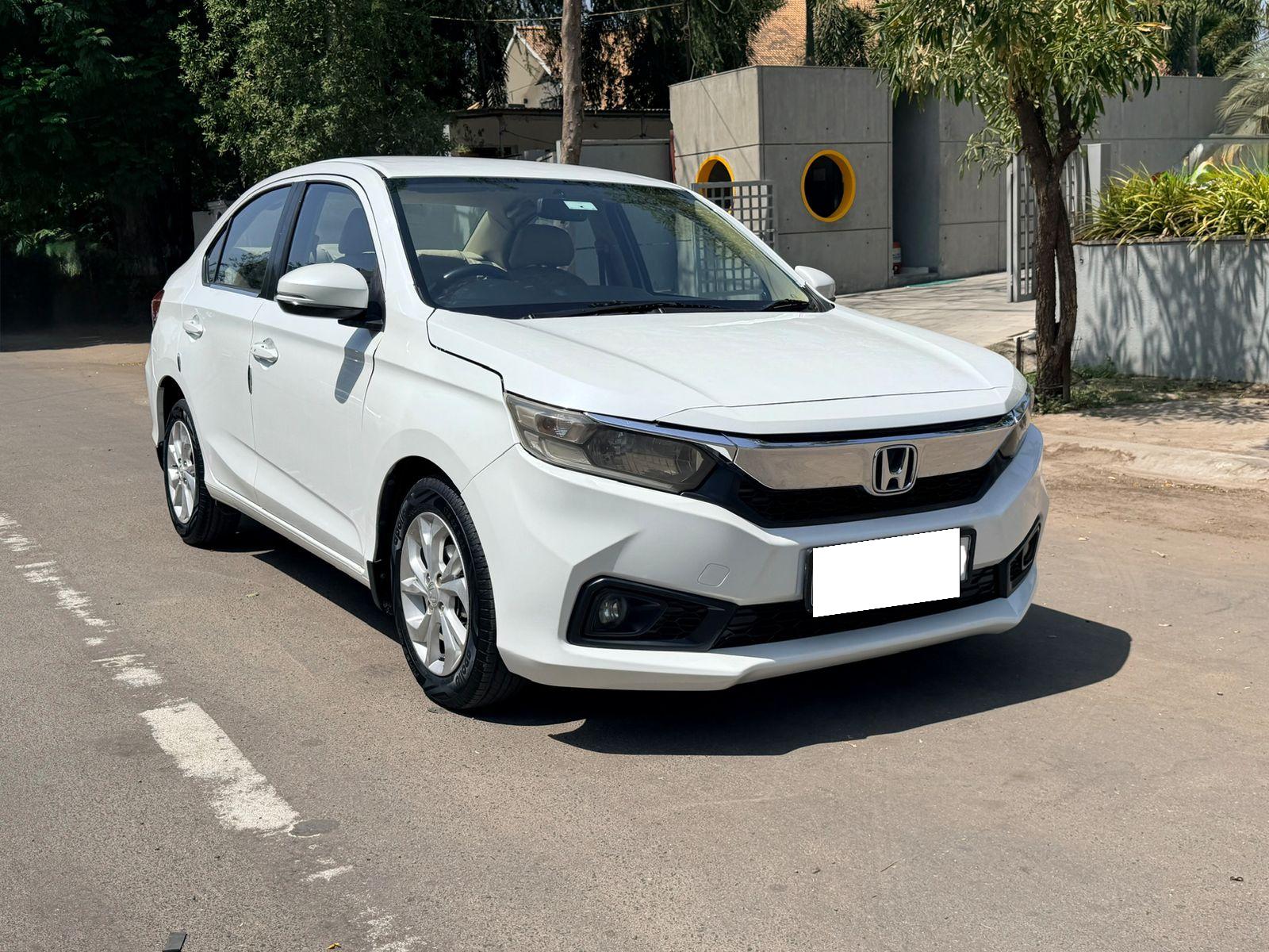 Honda Amaze On Road Price in Vadodara starts Rs.7.51 Lakh
