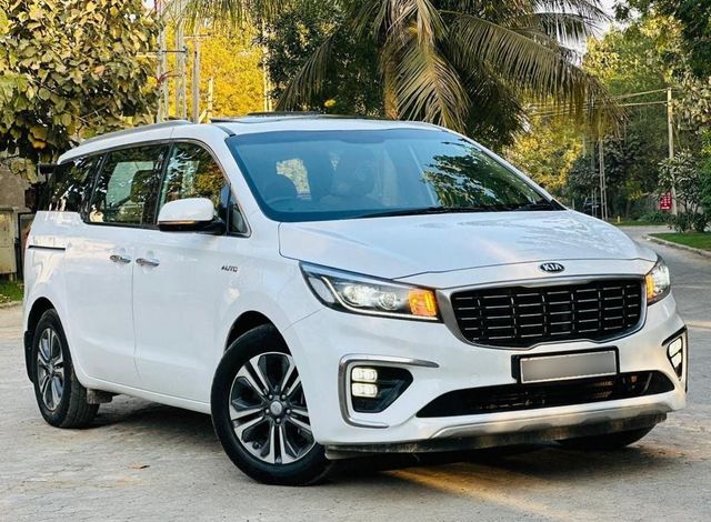 Kia Carnival Prestige 6 STR Second-hand 2020 Kia Carnival Prestige 6 STR for sale in Ahmedabad