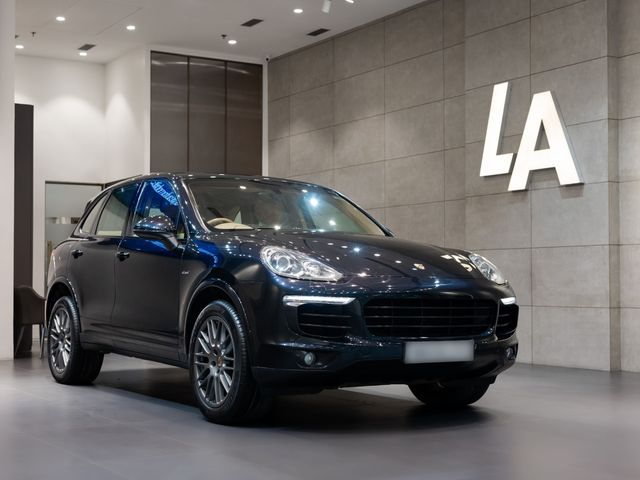 Second-hand 2017 Porsche Cayenne Diesel for sale in Kolkata