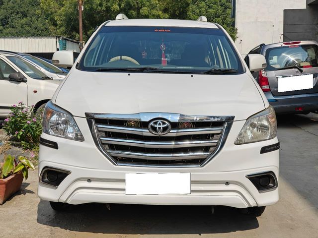 Toyota Innova 2.5 GX (Diesel) 8 Seater BS IV Second-hand 2012 Toyota Innova 2.5 GX (Diesel) 8 Seater BS IV for sale in Indore
