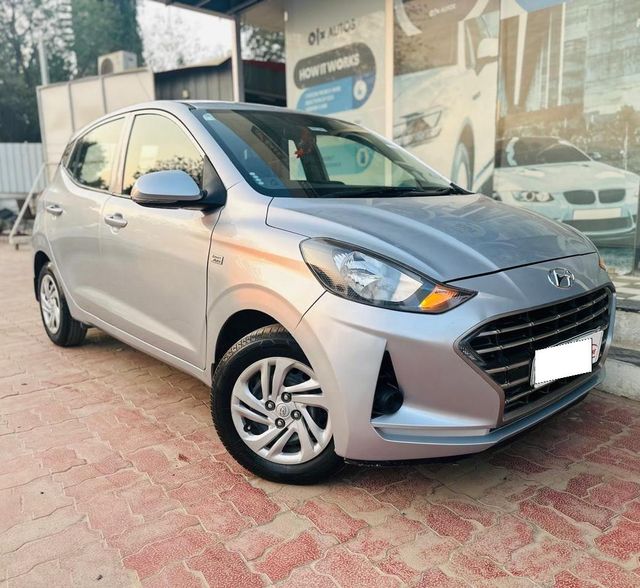 Hyundai Grand i10 Nios AMT Magna Second-hand 2019 Hyundai Grand i10 Nios AMT Magna for sale in Ahmedabad