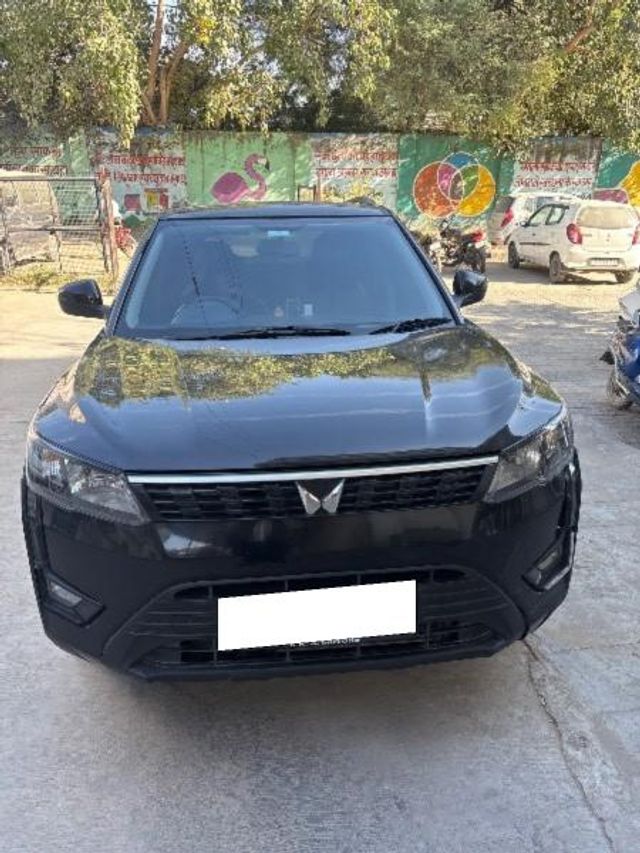 Mahindra XUV300 W4 Second-hand 2023 Mahindra XUV300 W4 for sale in Jaipur
