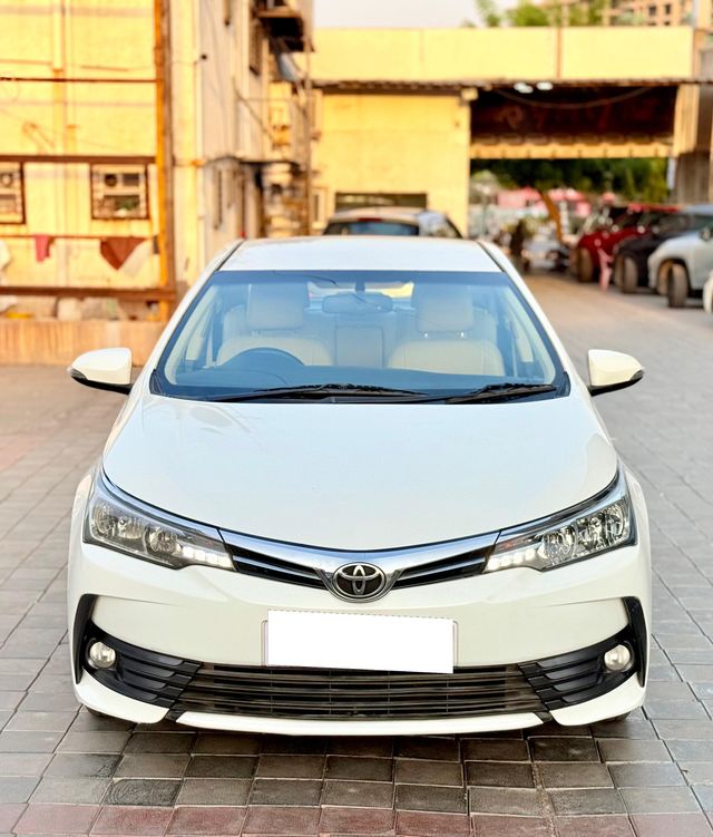 Second-hand 2017 Toyota Corolla Altis 1.8 G CVT for sale in Surat