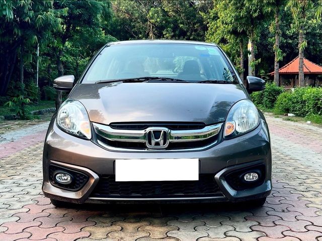 Second-hand 2016 Honda Amaze VX CVT i-VTEC for sale in New Delhi