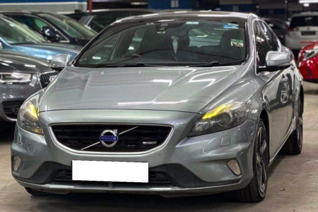 Volvo V40 Cross Country D3 Second-hand 2015 Volvo V40 Cross Country D3 for sale in Mumbai