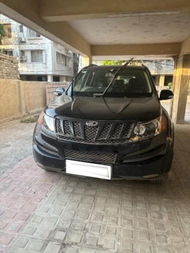 Mahindra XUV500 W6 2WD Second-hand 2012 Mahindra XUV500 W6 2WD for sale in Rajkot