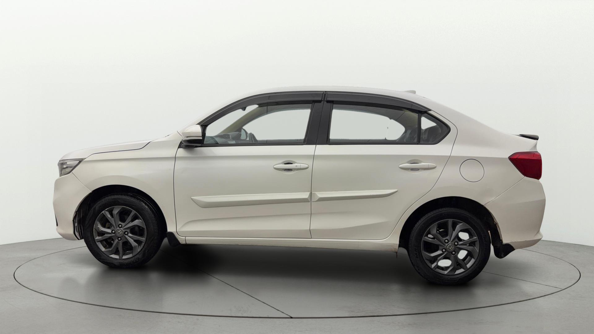 Buy Used Honda Amaze VX CVT Petrol BSIV of 2019 model @ 4,89,787 INR in ...