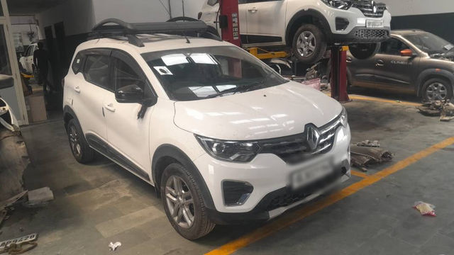 Renault Triber RXZ BSVI Second-hand 2023 Renault Triber RXZ BSVI for sale in New Delhi