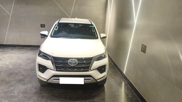 Toyota Fortuner 4X2 AT Second-hand 2024 Toyota Fortuner 4X2 AT for sale in New Delhi