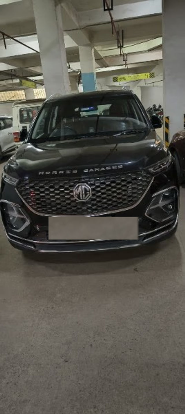 Second-hand 2021 MG Hector Plus Select Diesel MT 7 STR for sale in Varanasi