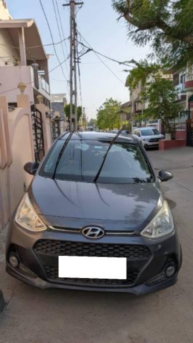Hyundai Grand i10 1.2 Kappa Sportz BSIV Second-hand 2018 Hyundai Grand i10 1.2 Kappa Sportz BSIV for sale in Gandhidham