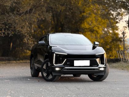 Mahindra XEV 9e Pack Three Select 11.2kw Charger