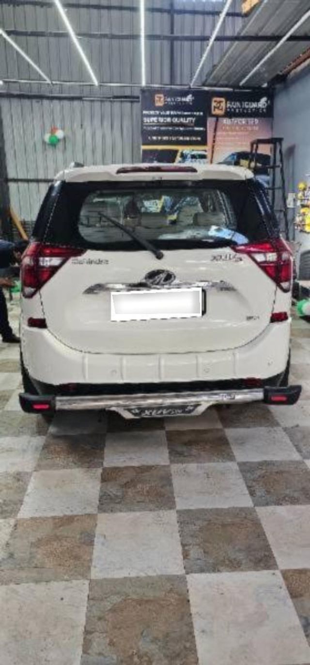 Mahindra XUV500 R W10 FWD Second-hand 2015 Mahindra XUV500 R W10 FWD for sale in Varanasi