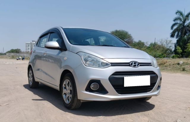 Hyundai Grand i10 Magna Second-hand 2015 Hyundai Grand i10 Magna for sale in Vadodara