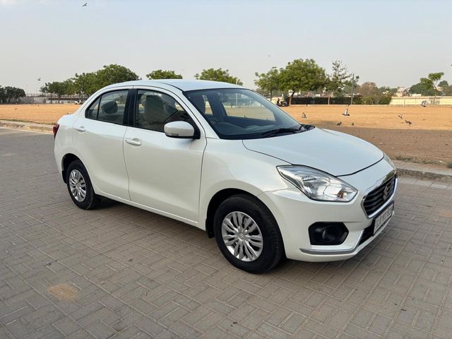 Second-hand 2020 Maruti Suzuki Swift Dzire AMT VXI for sale in Ahmedabad