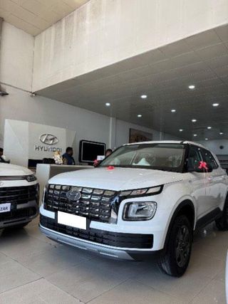 Used Hyundai Venue E