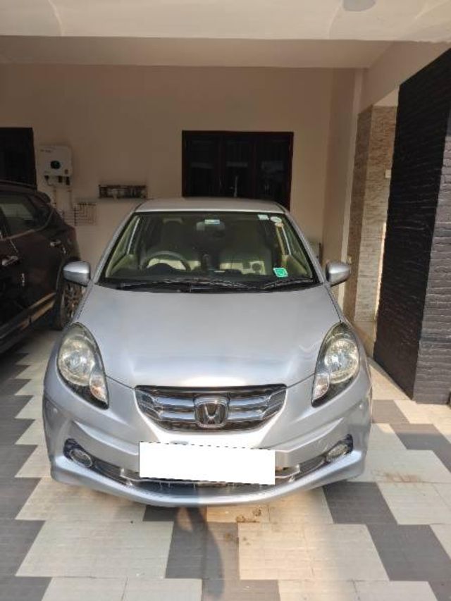 Honda Amaze Anniversary Edition Second-hand 2013 Honda Amaze Anniversary Edition for sale in Thiruvananthapuram