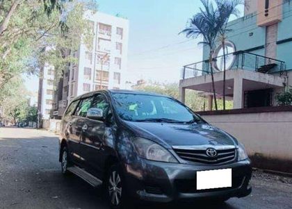 Used 2.5 G (Diesel) 7 Seater BS III
