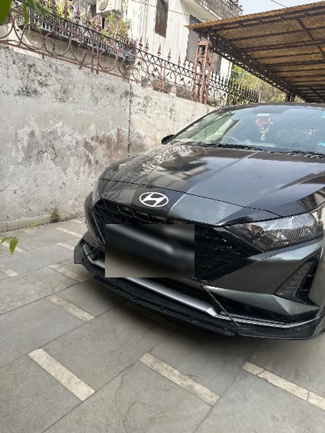 Second-hand 2025 Hyundai i20 Sportz IVT for sale in New Delhi