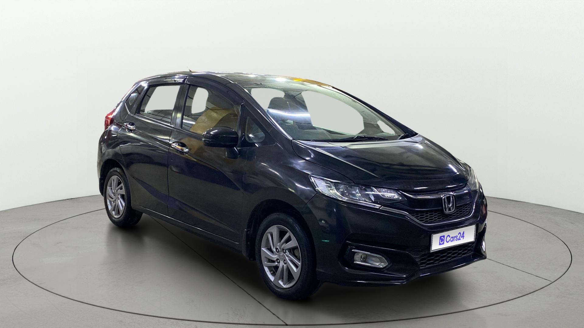 Buy Used Honda Jazz ZX CVT of 2022 model @ 5,50,000 INR in Indore