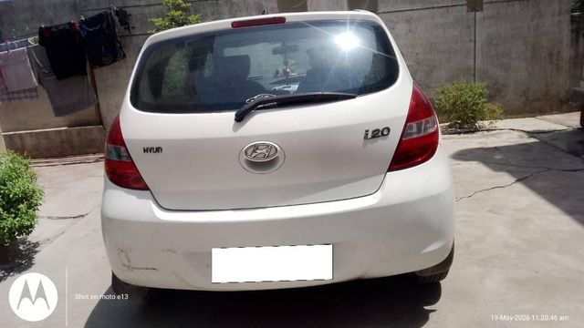 Hyundai i20 1.2 Asta Second-hand 2012 Hyundai i20 1.2 Asta for sale in Surat