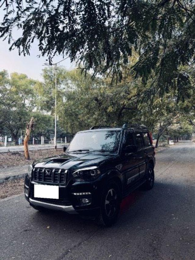 Second-hand 2025 Mahindra Scorpio S for sale in Greater Noida