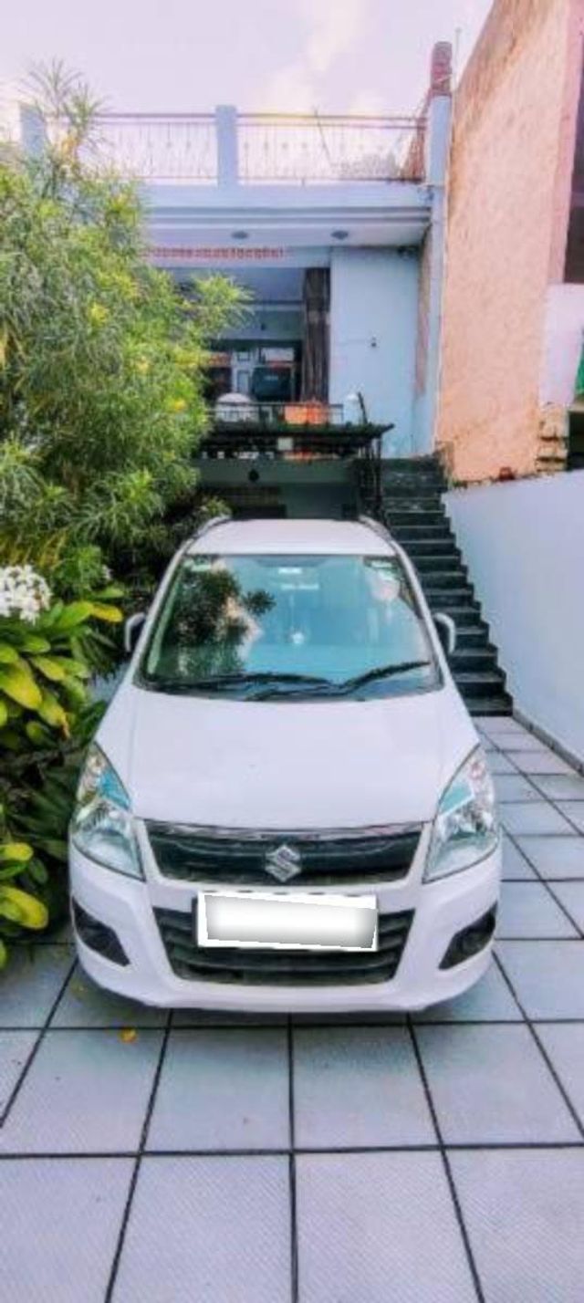 Second-hand 2017 Maruti Suzuki Wagon R VXI Optional for sale in Faridabad