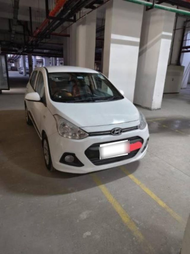 Second-hand 2014 Hyundai Grand i10 Magna for sale in Greater Noida
