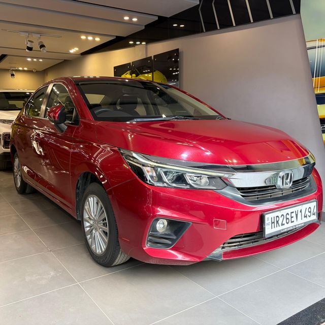 Second-hand 2022 Honda City V MT for sale in New Delhi