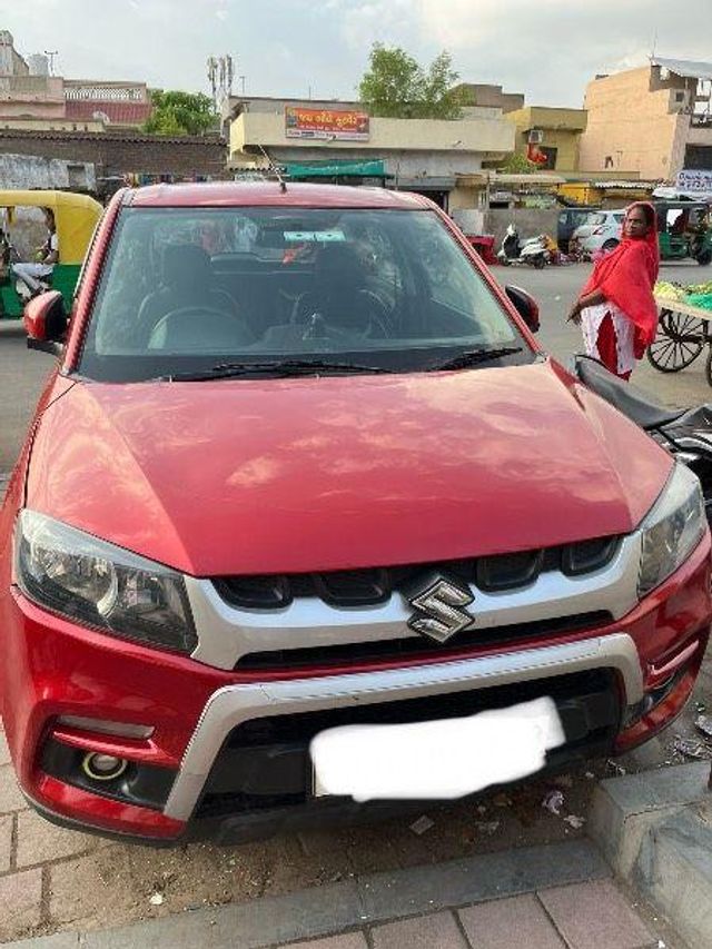 Maruti Suzuki Vitara Brezza LDi Option Second-hand 2017 Maruti Suzuki Vitara Brezza LDi Option for sale in Ahmedabad