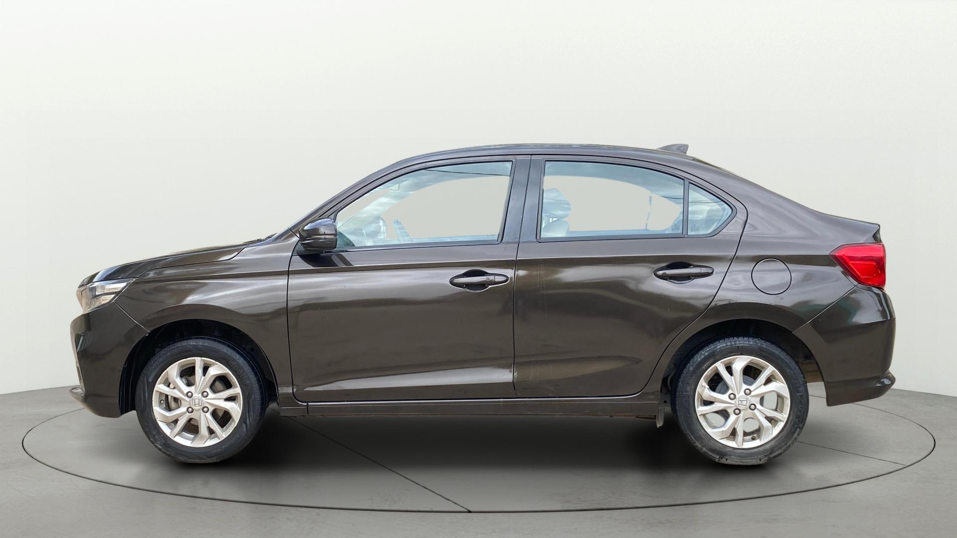 Buy Used Honda Amaze VX Opt Petrol BSIV of 2020 model @ 4,91,747 INR in ...