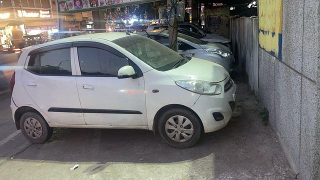 Hyundai i10 Magna Second-hand 2013 Hyundai i10 Magna for sale in New Delhi