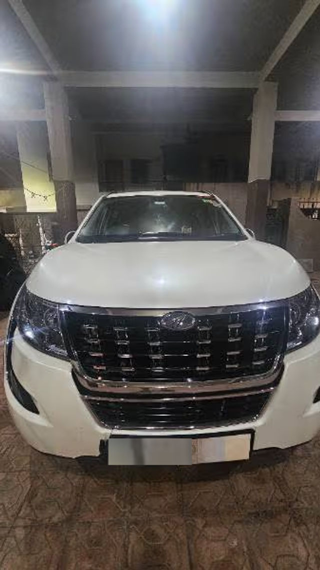 Second-hand 2018 Mahindra XUV500 AT W10 AWD for sale in Pune