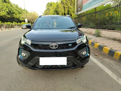 Tata Nexon EV XZ Plus Lux Dark Edition