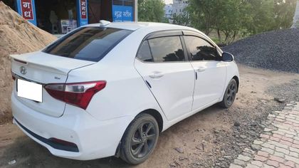 4 Used Hyundai Xcent